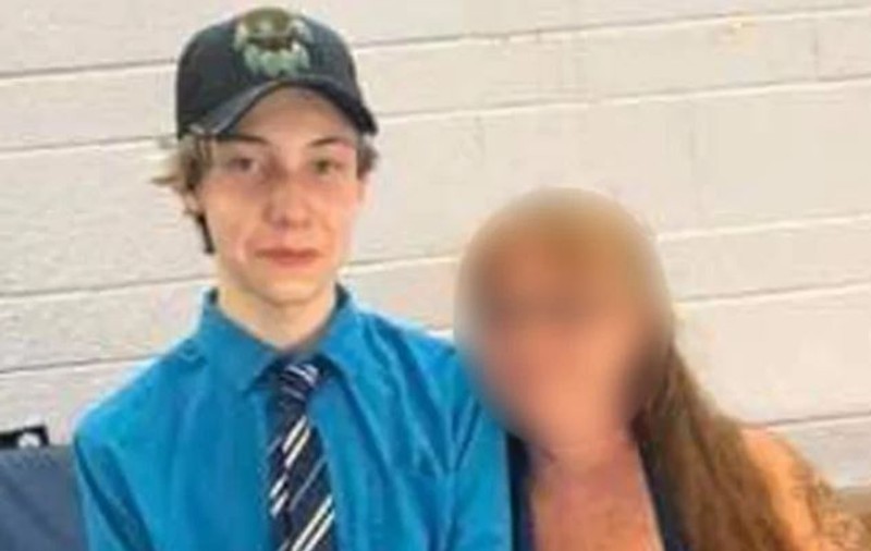 Un băiat din Canada a fost ucis în fața școlii, sub privirile mamei sale. Doi adolescenți au fost arestați