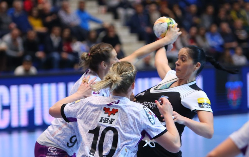 Handbalistele de la CSM București au învins Midtjylland. ^Succesul deschide drumul calificării în ”sferturile” Ligii Campionilor / FOTO