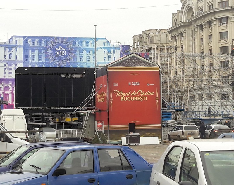 GALERIE FOTO / După Târgul de Crăciun din Piața Constituției, urmează pregătirile pentru Revelion Centenar 2019