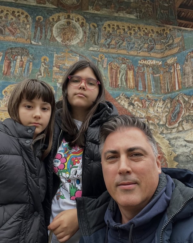 De ce fiicele lui Alexandru Ciucu nu zâmbesc în imaginile din vacanța alături de tatăl lor: „Prietenii știu de ce”