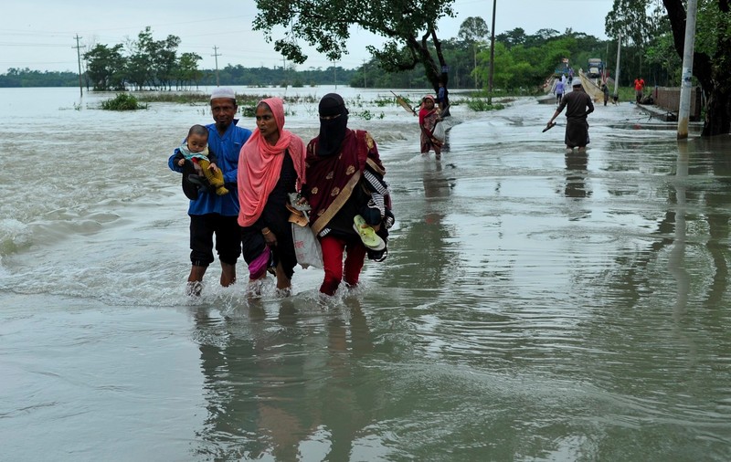 India se pregătește pentru ciclonul Dana. 100.000 de persoane de pe coasta de est, în curs de evacuare