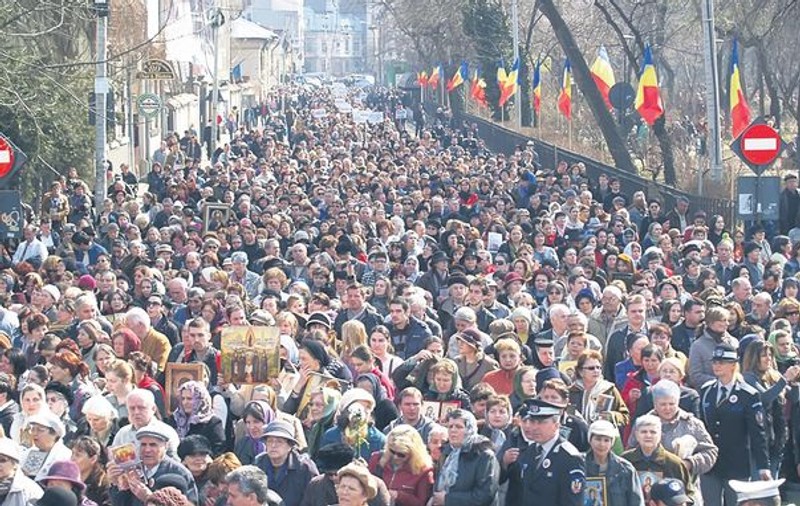 5.000 de credincioși, bucluc la sfințirea icoanelor