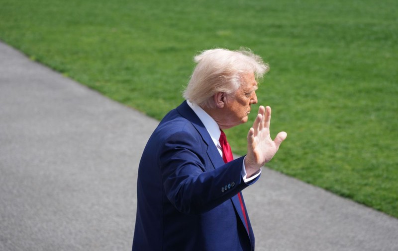 Echipa lui Donald Trump îl sfătuiește să nu-l sune pe Putin până când Rusia nu acceptă încetarea focului în Ucraina