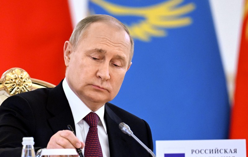 Ambasada Rusiei ne asigură, ironic, că Putin este sănătos: „Zvonurile sunt la fel de neadevărate ca masacrele de la Bucha"