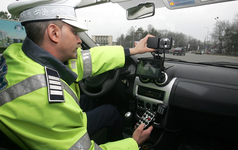 Parlamentul a dat votul final pe legea care interzice amplasarea radarelor în locuri de unde nu sunt vizibile