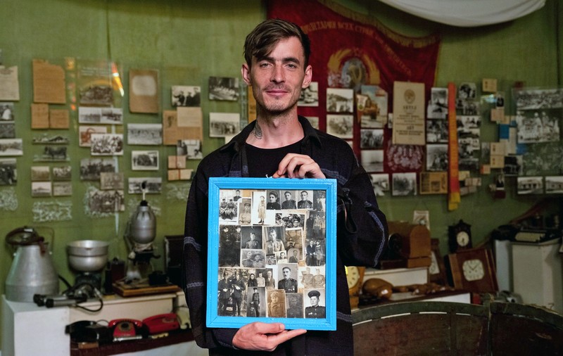 FOTO EXCLUSIV. Proiectul „Rama albastră: Album de familie”. O altfel de istorie a Basarabiei, recompusă ca un puzzle din fotografiile oamenilor simpli