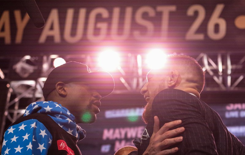 Pronosticurile boxerilor celebri pentru meciul Mayweather - McGregor. Cu cine ține Sylvester Stallone