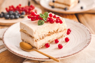 Tiramisu cu coacaze rosii