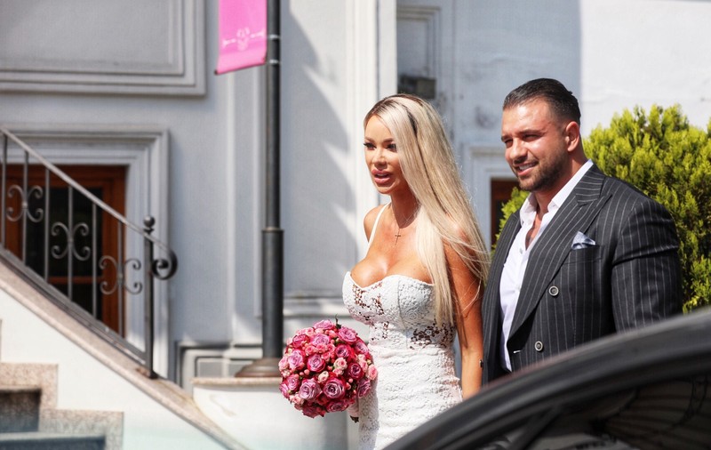 Bianca Drăgușanu s-a cununat civil pe ascuns, dar vrea să-și vândă nunta pe bani grei. Cere peste 50.000 de euro!