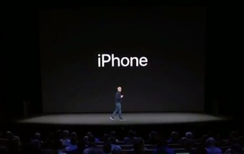 FOTO&VIDEO | iPhone X s-a lansat. Tot ce trebuie să ştii despre telefonul Apple care îţi recunoaşte faţa şi emoţiile