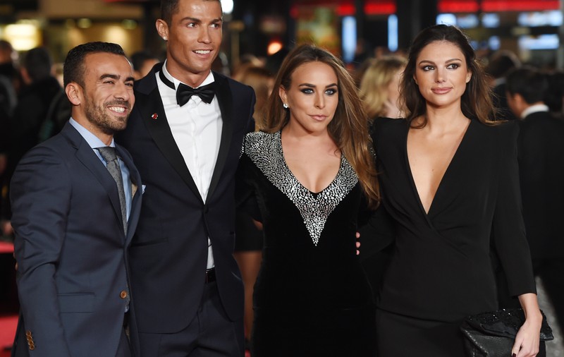 Cristiano Ronaldo are tupeu! Recunoaște că umblă cu mai multe femei, dar se plânge că-i e greu!