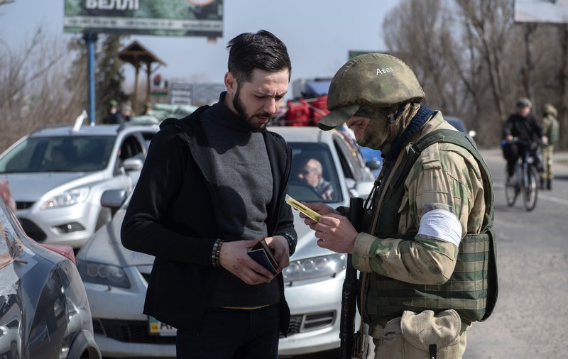 Ucraina anunță că rușii obligă locuitorii localităților ocupate din sudul țării să folosească rubla