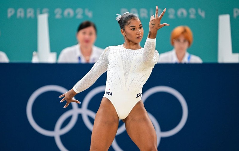 USA Gymnastics spune că are o probă video care dovedeşte că Chiles ar trebui să păstreze  bronzul la sol