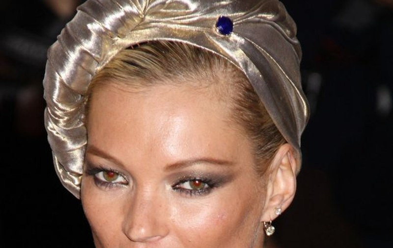 Damien Hirst i-a "jupuit" faţa lui Kate Moss