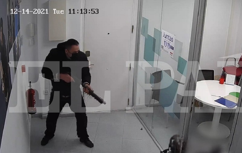 Un român din Spania care a împușcat 3 foști colegi și 2 polițiști va fi eutanasiat. „Are dreptul la o moarte demnă”