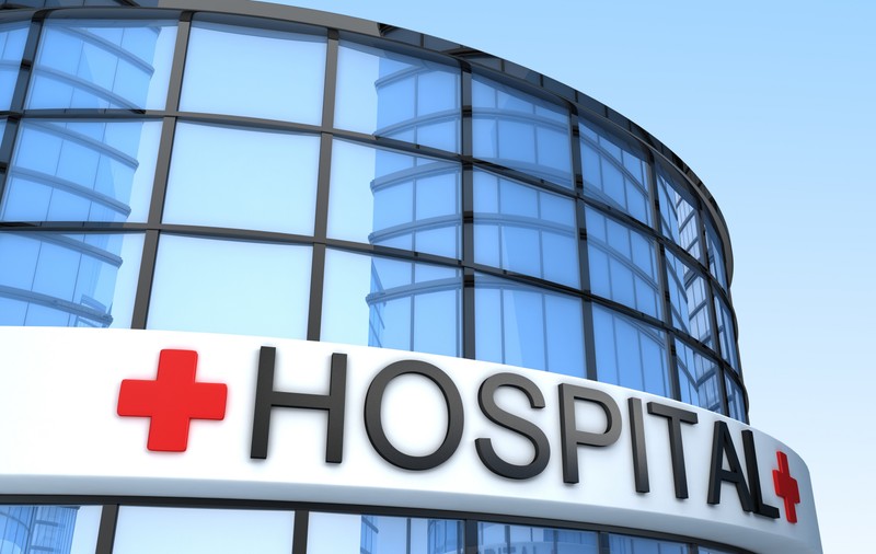 Un internaţional a murit pe teren! Se bănuieşte că a făcut stop cardiac / VIDEO