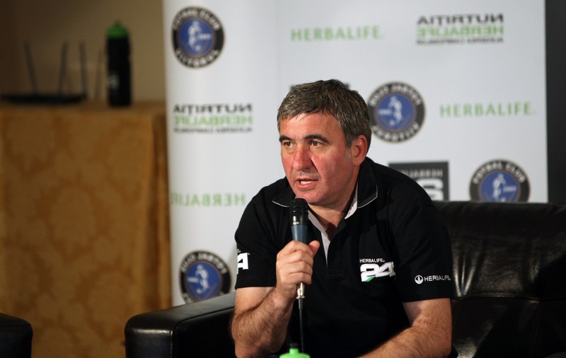 Hagi îi propune un jucător Stelei: ”Poate fi o soluție!”