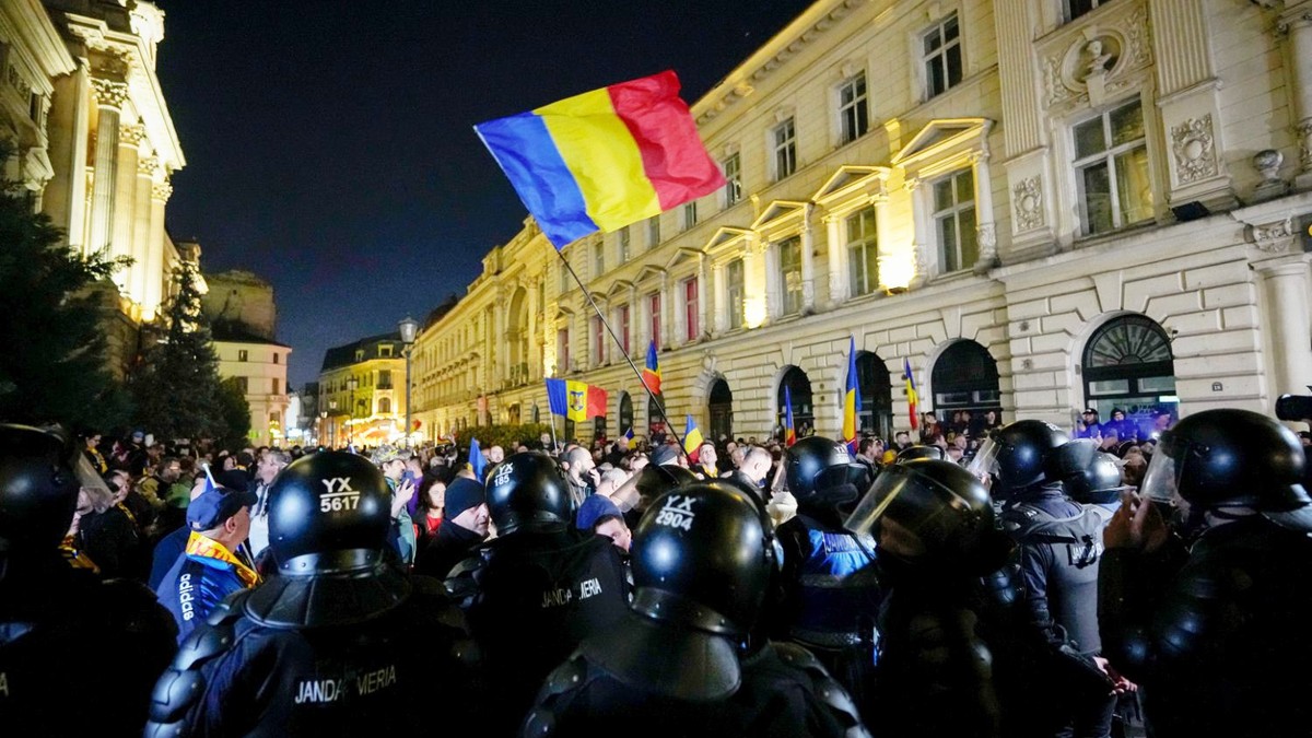 Proteste violente la BEC, pe 9 martie, după ce candidatura lui Călin Georgescu a fost invalidată