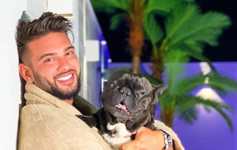 Dorian Popa a spus câți bani îi aduce pe lună Cheluțu. Câinele lui e vedetă pe YouTube