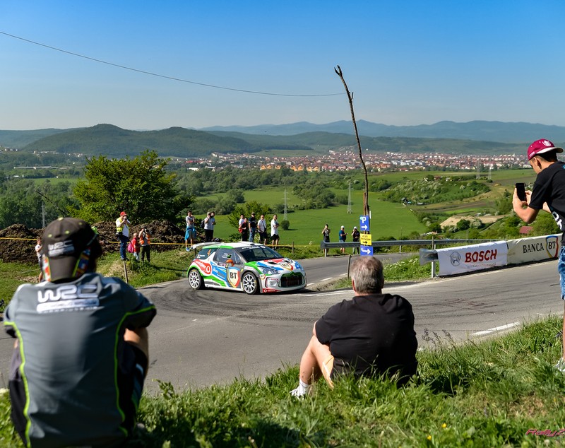 Diana Belbiță de la Exatlon s-a apucat de alt sport!” Prințesa războinică” i-a purtat noroc pilotului de raliu Simone Tempestini, care a câștigat etapa a doua din CN