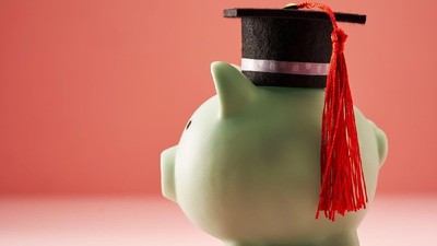 pusculita-palarie-absovent-universitate