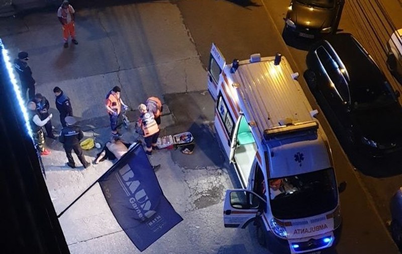 Un bărbat a murit după ce a primit un pumn pe stradă. Scandalul a avut loc în centrul orașului Turda