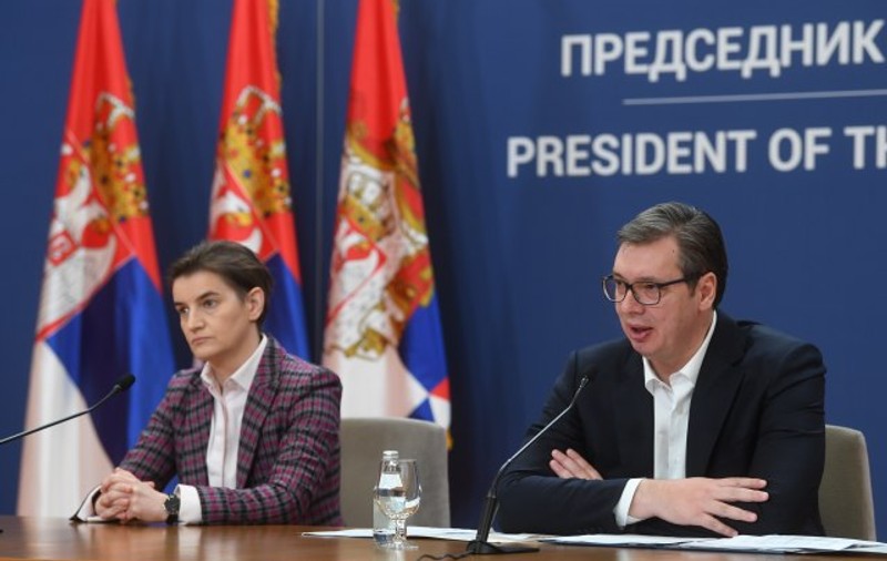 Serbia le-a interzis persoanelor de peste 65 de ani din orașe să mai iasă din casă. Când pot merge să facă aprovizionarea