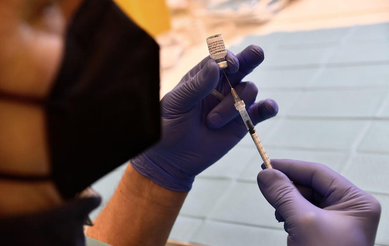 Studiu: Vaccinul anti-COVID de la Pfizer și-ar putea pierde eficiența în fața tulpinii sud-africane