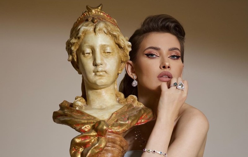 Cu ce se ocupă logodnicul Iuliei Albu. Mike a renunțat la viața în Londra pentru ea: „S-a mutat aici. Nu exista altă posibilitate pentru ca relaţia noastră să continue”