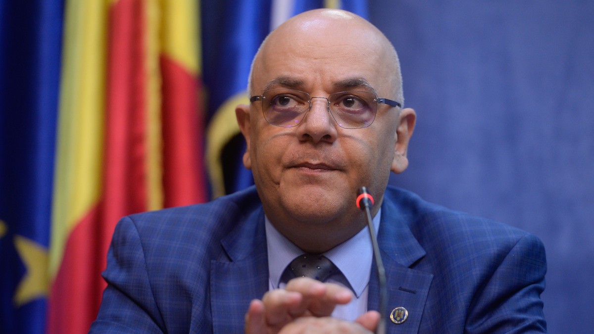 Raed Arafat: ”Dacă are orice simptom de răceală, copilul nu trebuie dus la școală. Ne așteptăm să apară focare”
