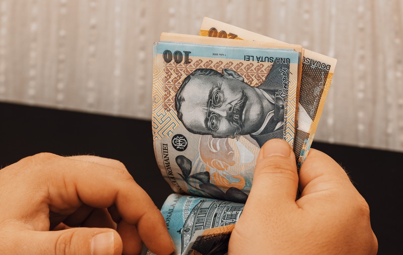 Când statul îi pune la plată pe cei mici, dar închide ochii la marii profitori din economie