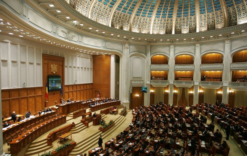 Parlamentarii încep munca. Trebuie să rezolve bugetul pe 2017, revocarea Avocatului Poporului și referendumul