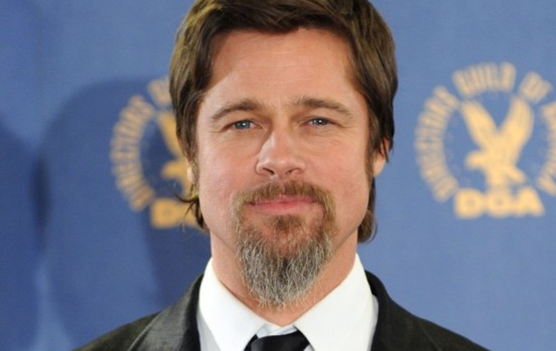 Foto / Brad Pitt şi-a tuns barba. Cum îi stă mai bine?