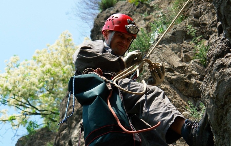 Salvamontiștii din Hunedoara recomandă evitarea golurilor alpine, pe caniculă. "Le recomandăm turiștilor traseele prin pădure, pe firul apelor; sunt mai răcoroase"