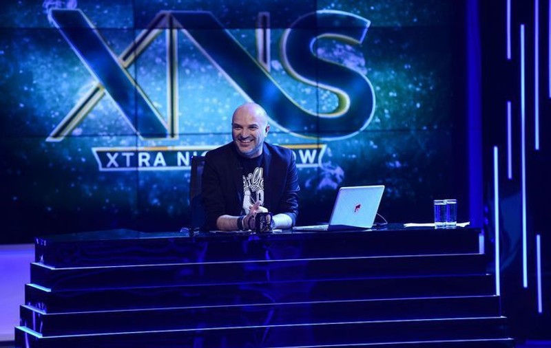 Dan Capatos are o nouă colegă la „Xtra Night Show”. Emisiunea prezentatorului TV s-a mutat de la Antena 1,  la Antena Stars