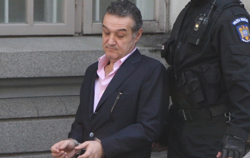 Gigi Becali, ÎN REGIM SEMIDESCHIS LA ÎNCHISOARE! Uite cu cine stă în celulă