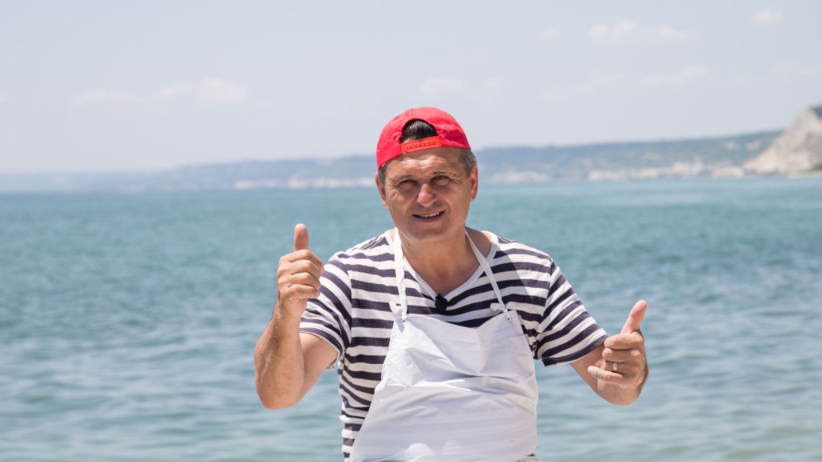 CRBL, Vica Blochina, Ionuț Ghenu și Andreea Tonciu, în ediția șapte a reality show-ului ”Poftiți la Nea Mărin”