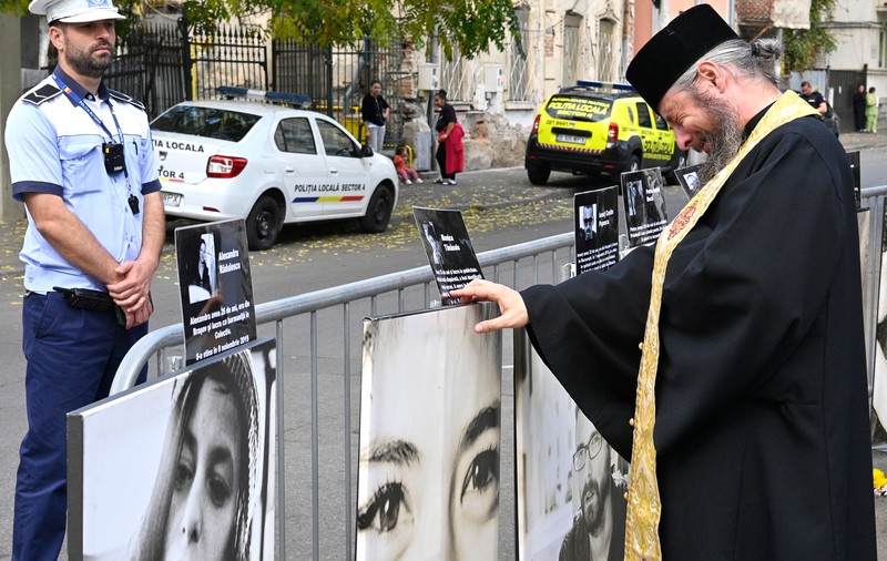 Două slujbe de pomenire, oficiate duminică în memoria victimelor de la Colectiv, la 7 ani de la tragedie
