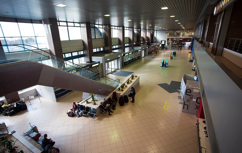Companiile aeriene vor mări preţul biletelor de avion cu 50%, pentru a implementa măsurile de distanţare socială