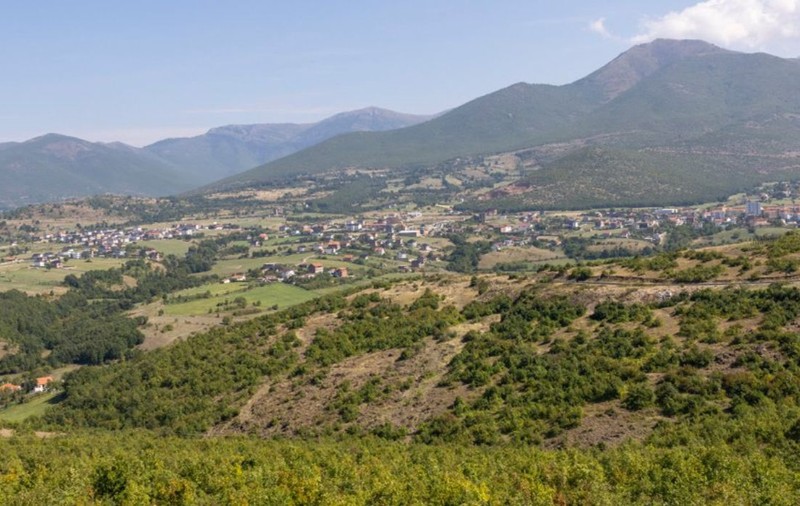 Până și gangsterii au emigrat din Albania în Marea Britanie. Povestea unui sat gol