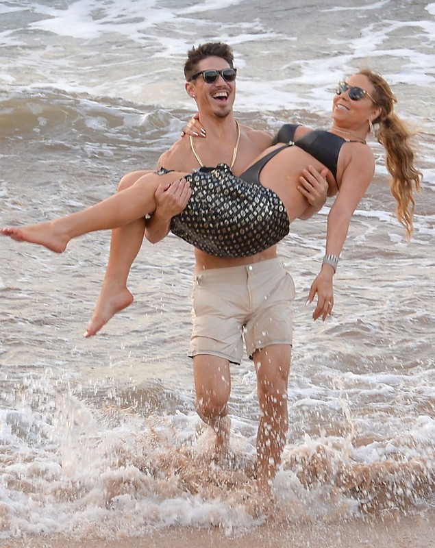 Mariah Carey, în tandrețuri cu dansatorul ei pe plajă | FOTO