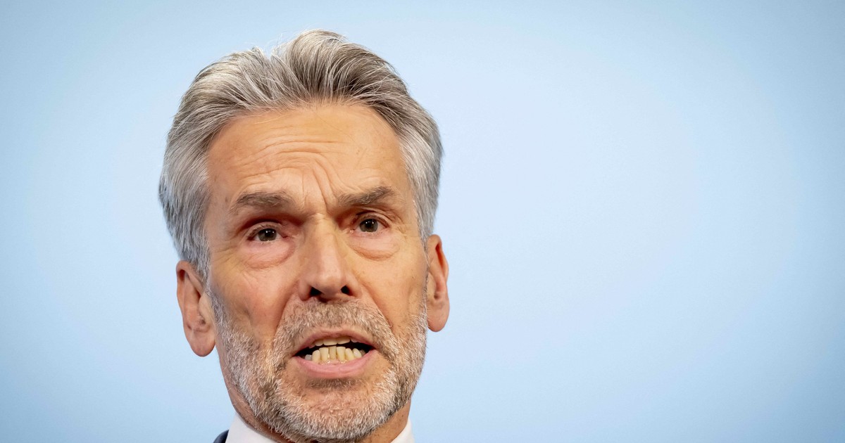 Premierul Dick Schoof, la o conferință cu presa. Imagine cu caracter ilustrativ. Foto Hepta