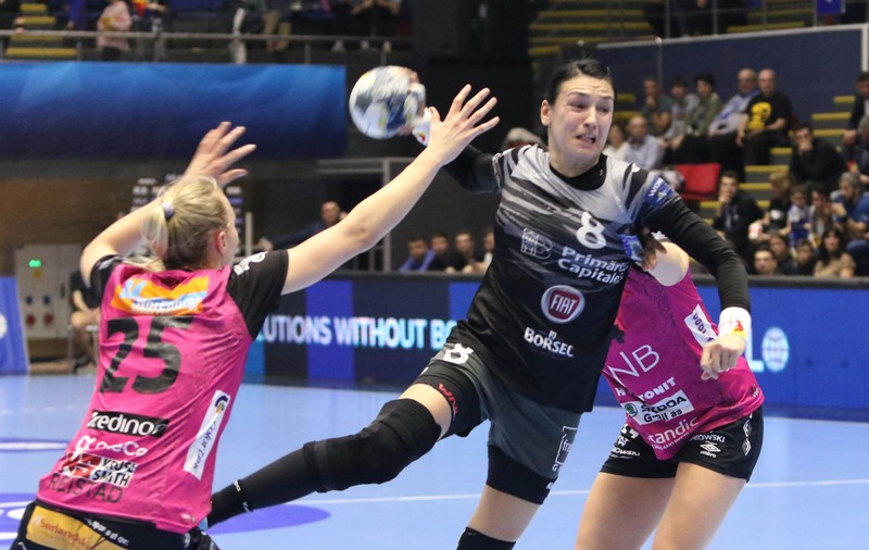 CSM București s-a calificat cu o victorie în sferturile din Liga Campionilor la handbal feminin