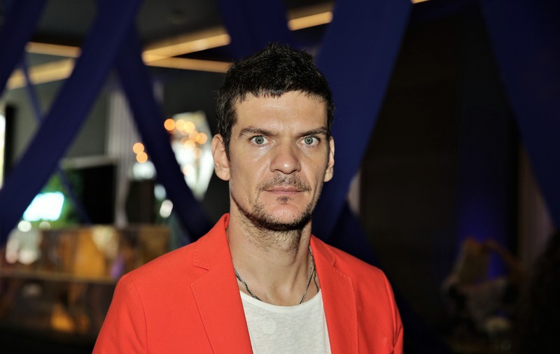 Tudor Chirilă ne-a dezvăluit ce dificultăți întâmpină când încearcă să scoată hituri noi. „E din ce în ce mai greu să scrii și să nu te repeți”
