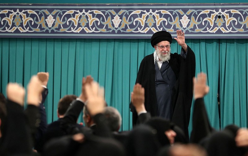 Ali Khamenei amenință SUA cu un „război regional”, dacă armata americană atacă Iranul