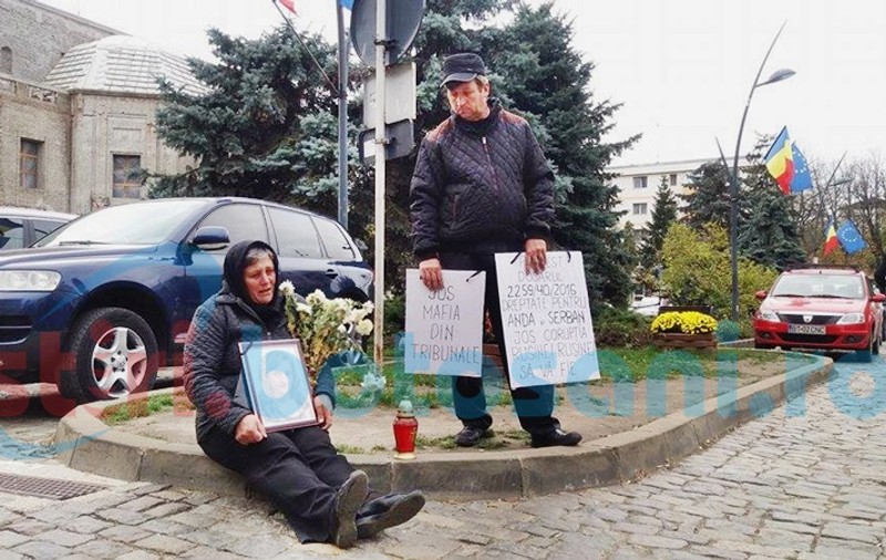 Părinții tinerei ucise în noaptea de Înviere în timpul unei curse ilegale de mașini au intrat în greva foamei. Cer dreptate după moartea fiicei