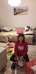 Maria, încântată de cadourile primite
