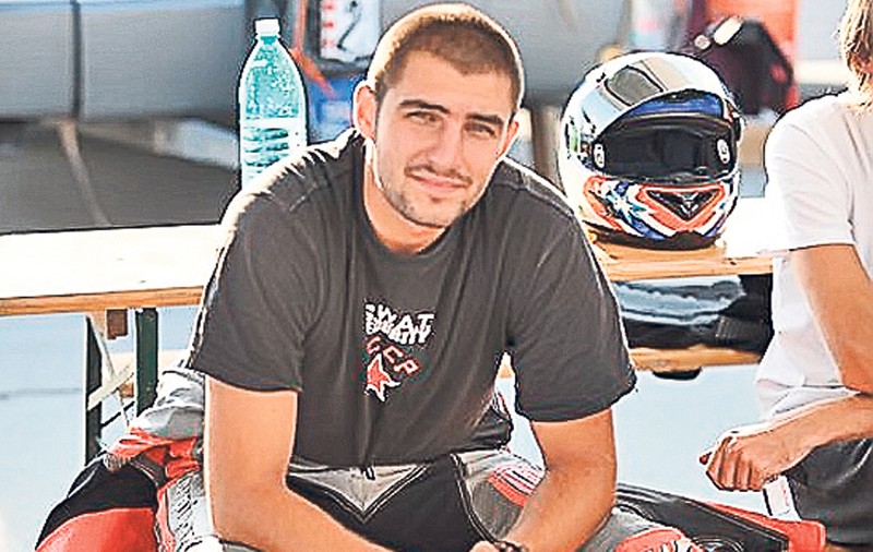 Cătălin Cazacu, campion naţional la motociclism, și-a făcut pagubă-n casă în timpul Sărbătorilor de iarnă