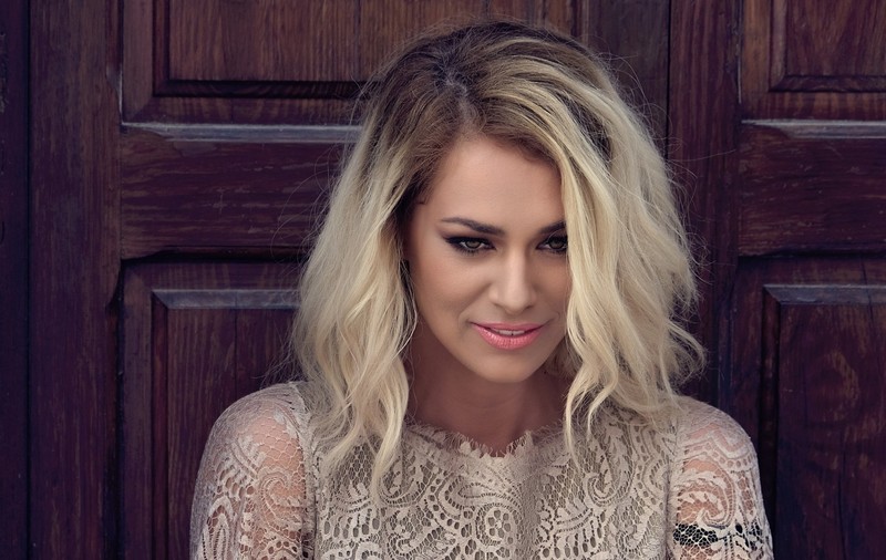 Feli Donose lansează „Bună de iubit”, piesa cu care participă la Eurovision
