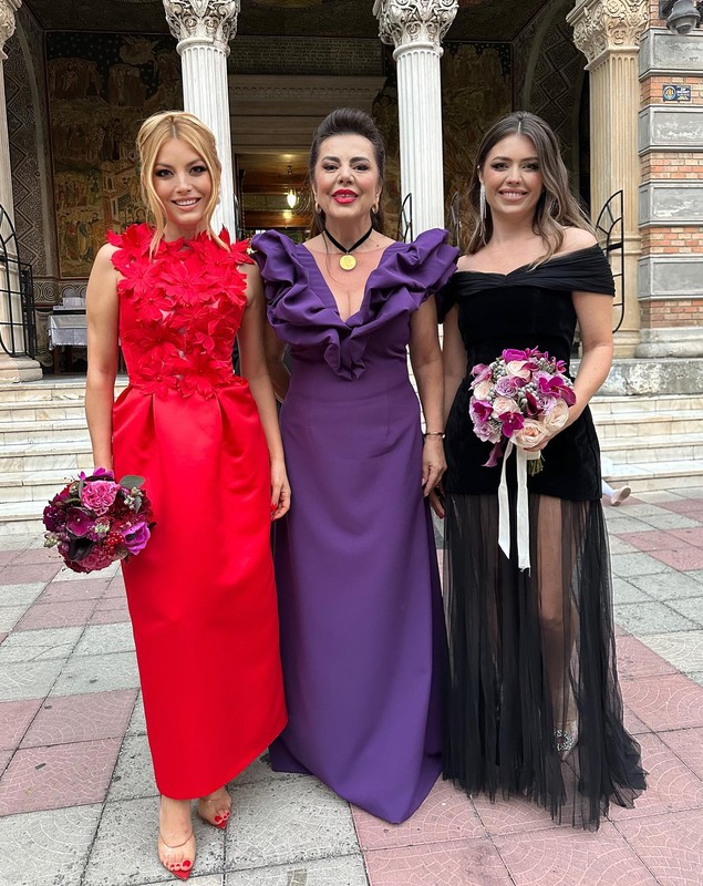 Elena Gheorghe și sora ei, Ana Pîrvulescu, amintiri din copilărie: „Mama ne îmbrăca la fel, iar noi suntem total diferite”